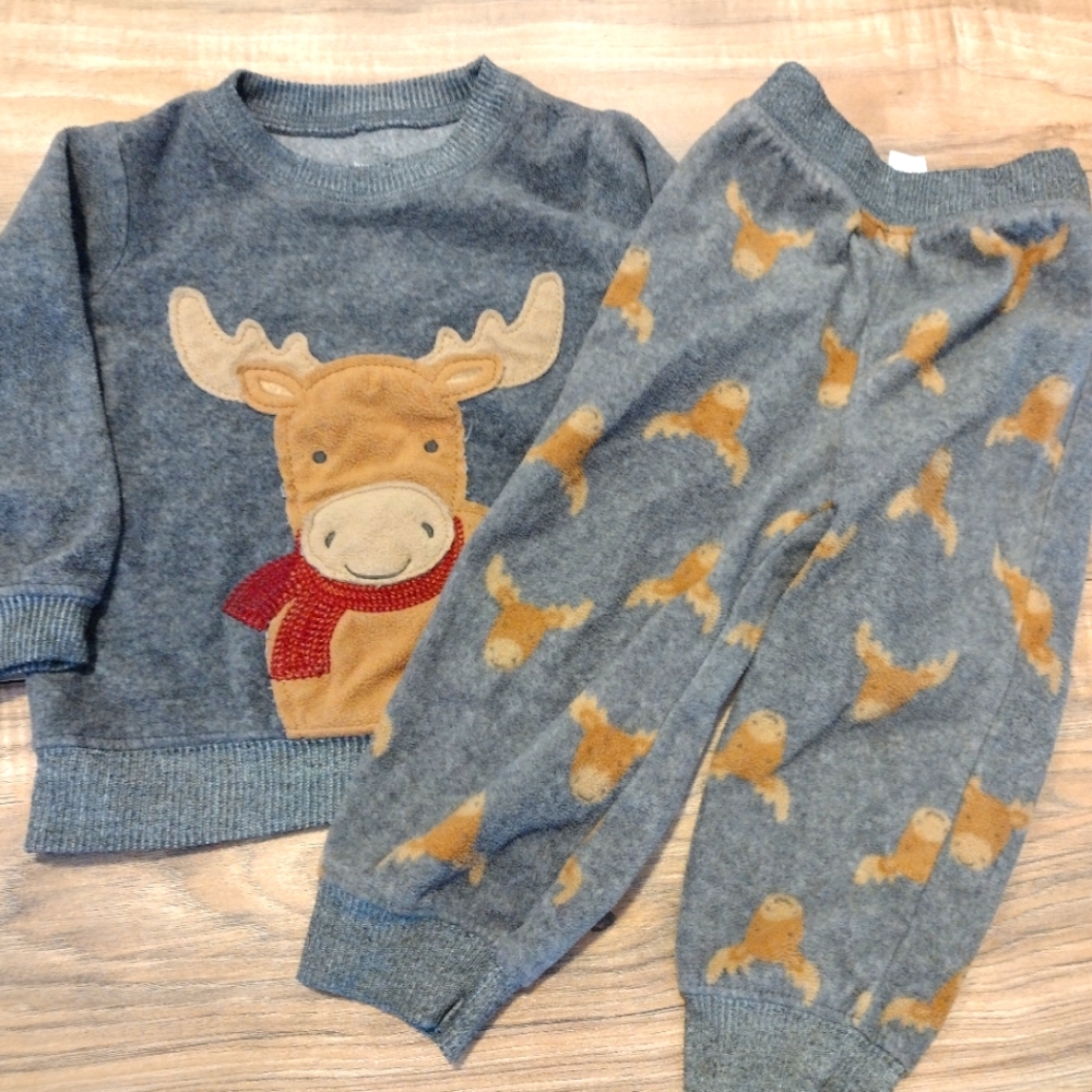 Carter's winter moose outfit size 18 months